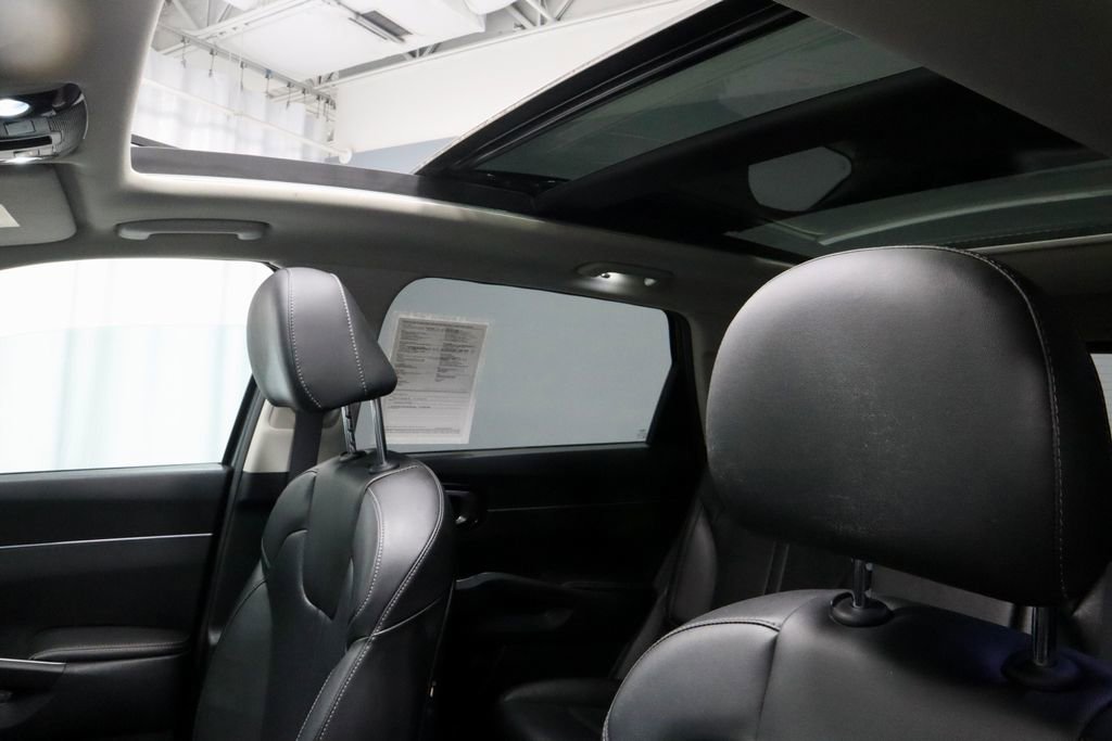 Used 2023 Kia Sorento S w/ Panoramic Sunroof Package FWD image 35