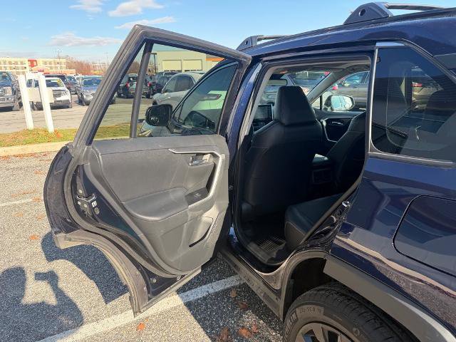 Used 2020 Toyota RAV4 XLE Premium image 12