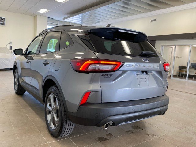 Certified 2025 Ford Escape ST-Line Select w/ Tech Pack #1 AWD/4WD image 5