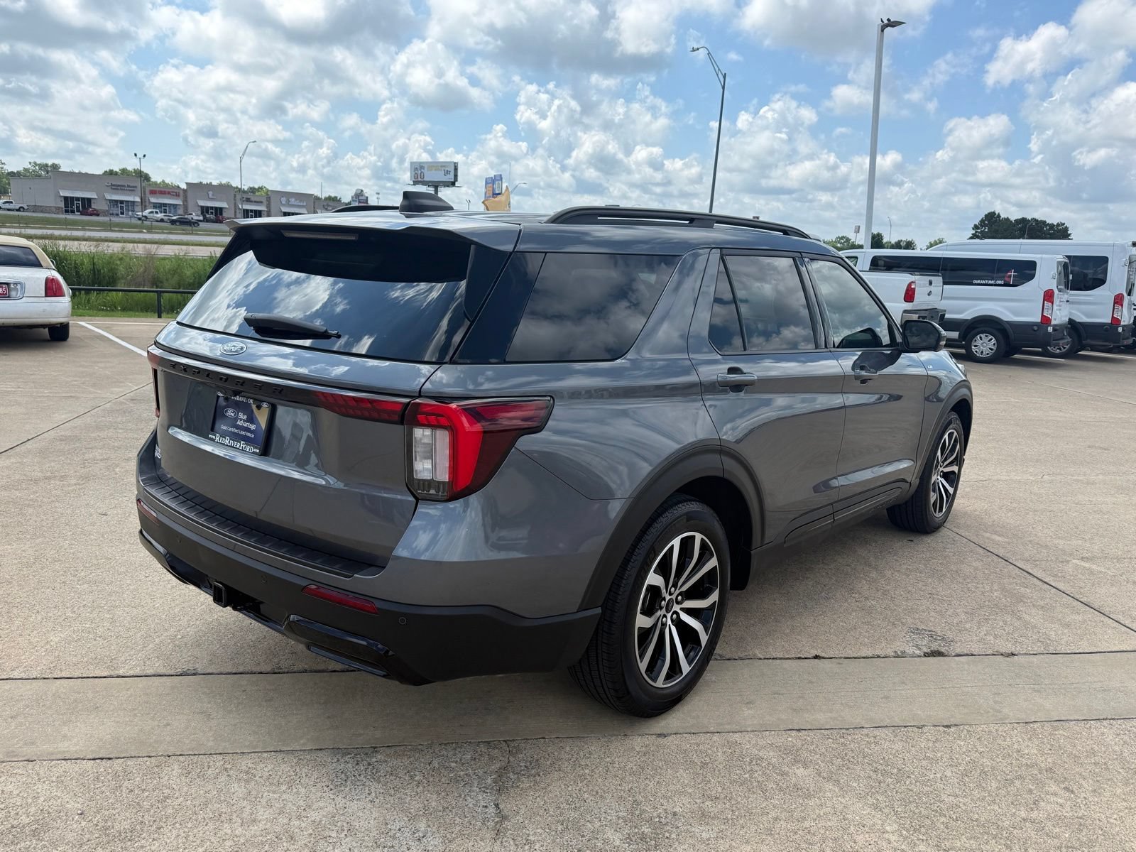 Certified 2025 Ford Explorer ST-Line RWD image 5