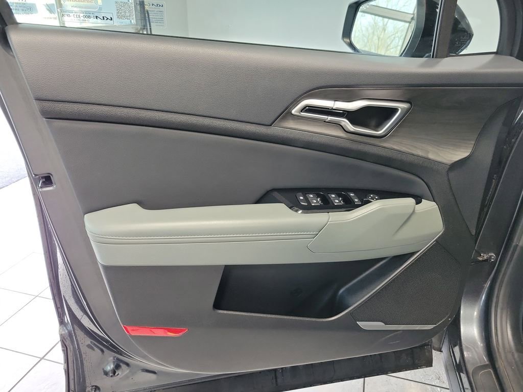 Used 2023 Kia Sportage X-Line w/ X-Line Premium Package AWD/4WD image 35