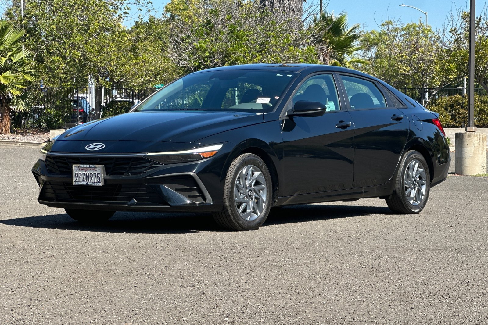 Used 2024 Hyundai Elantra SEL FWD image 8