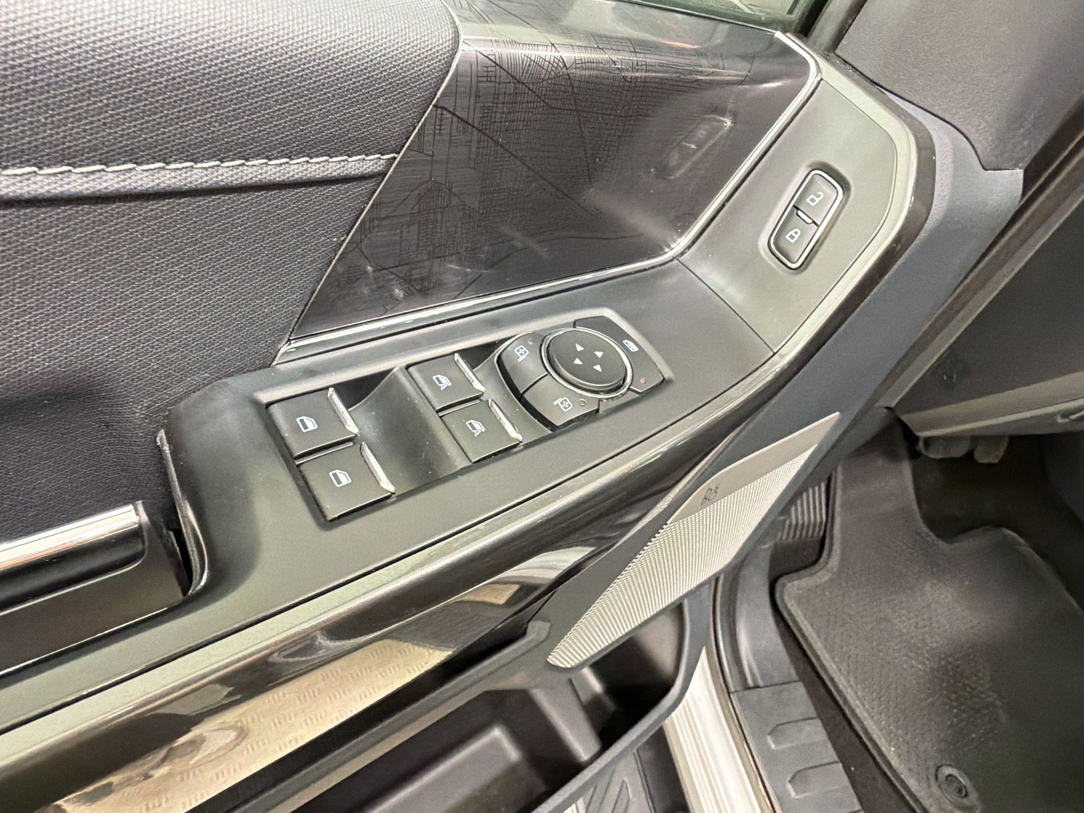 Certified 2022 Ford F150 XLT w/ Equipment Group 302A High image 13