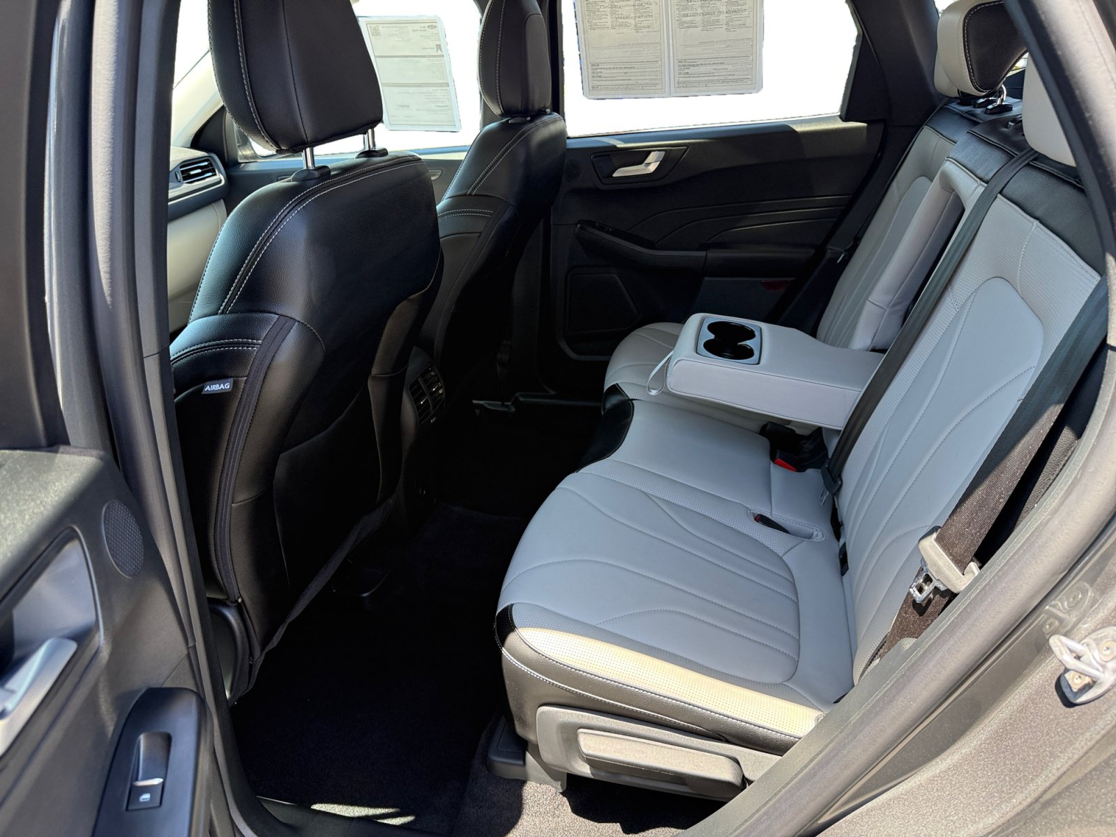 Certified 2025 Ford Escape SE w/ PHEV Premium Package FWD image 16