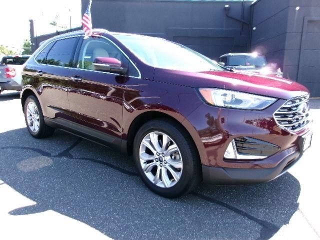 Certified 2019 Ford Edge Titanium w/ Cold Weather Package AWD/4WD image 3