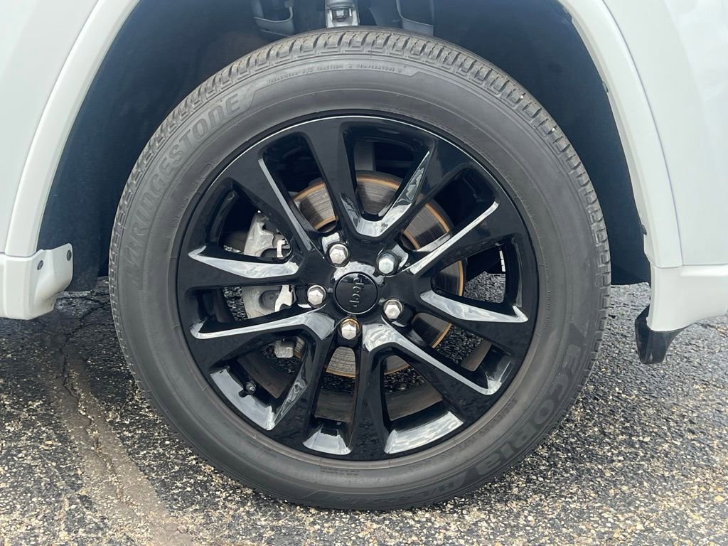 Used 2020 Jeep Grand Cherokee Altitude AWD/4WD image 17