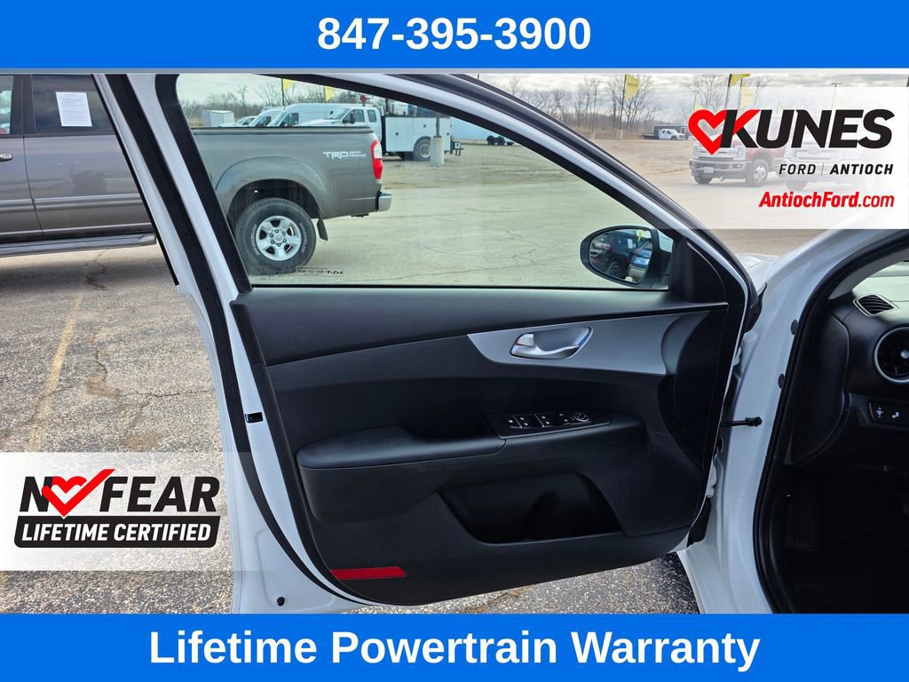 Used 2023 Kia Forte LXS w/ LXS Technology Package FWD image 16