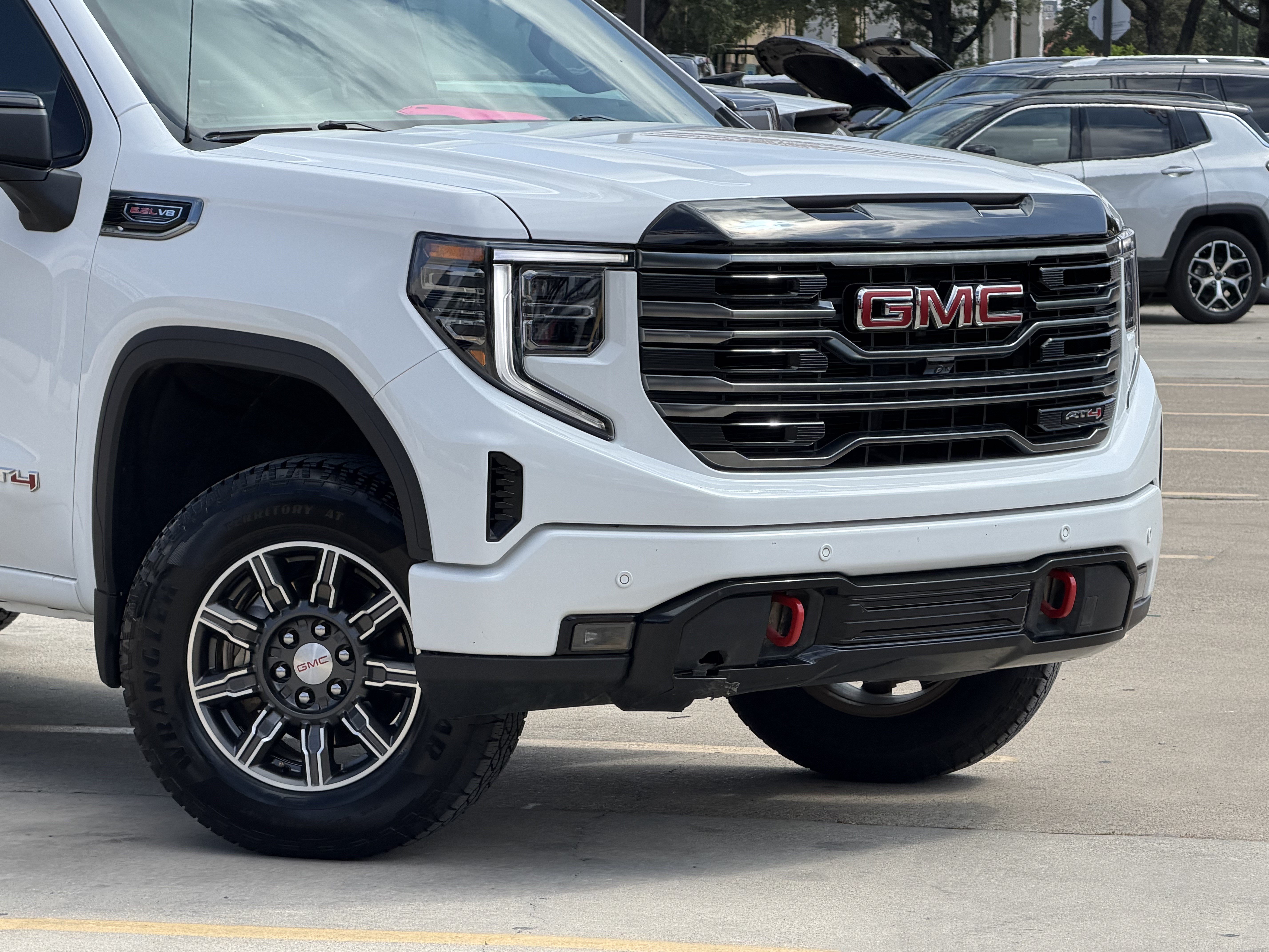 Used 2025 GMC Sierra 1500 AT4 AWD/4WD image 2
