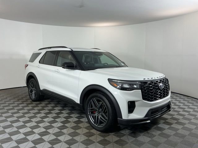 Certified 2025 Ford Explorer ST AWD/4WD image 3