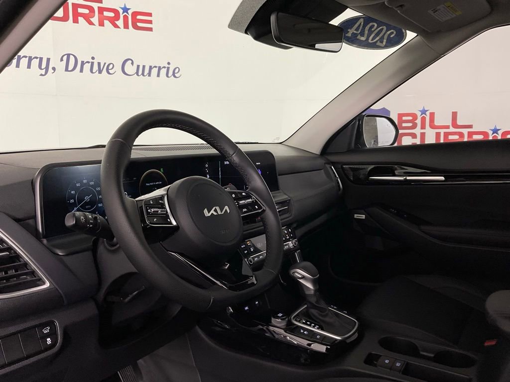 Used 2024 Kia Seltos SX w/ SX Sunroof Package image 13