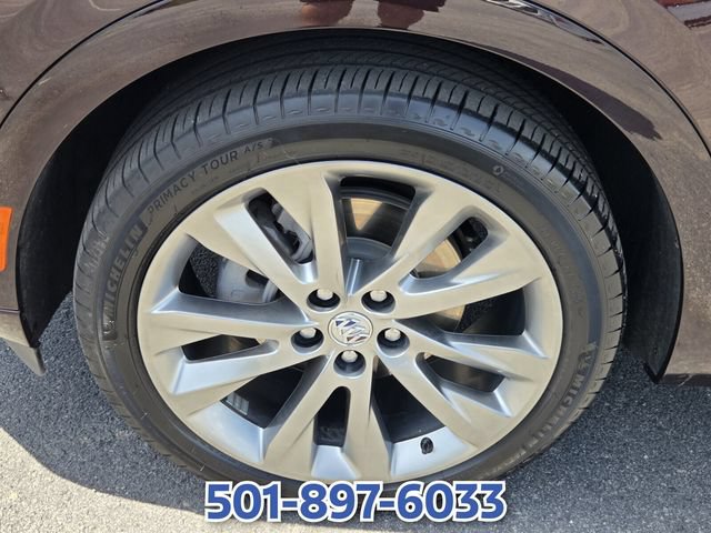 Used 2022 Buick Envision Avenir w/ Technology Package II FWD image 17