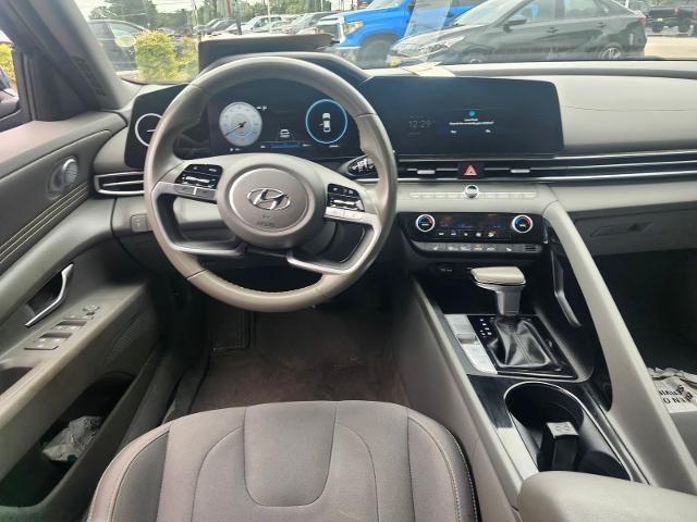 Used 2023 Hyundai Elantra SEL w/ Convenience Package FWD image 11