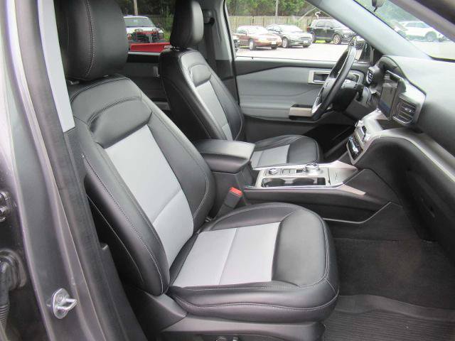 Certified 2022 Ford Explorer XLT w/ Equipment Group 202A AWD/4WD image 23