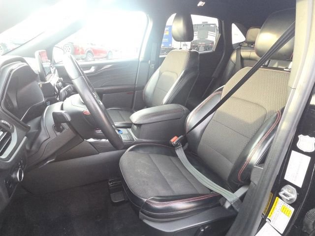 Certified 2024 Ford Escape ST-Line w/ Cold Weather Package image 29
