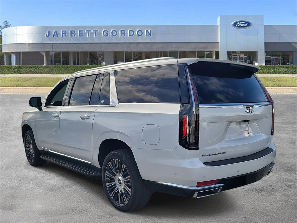 Used 2022 Cadillac Escalade ESV Premium Luxury image 3