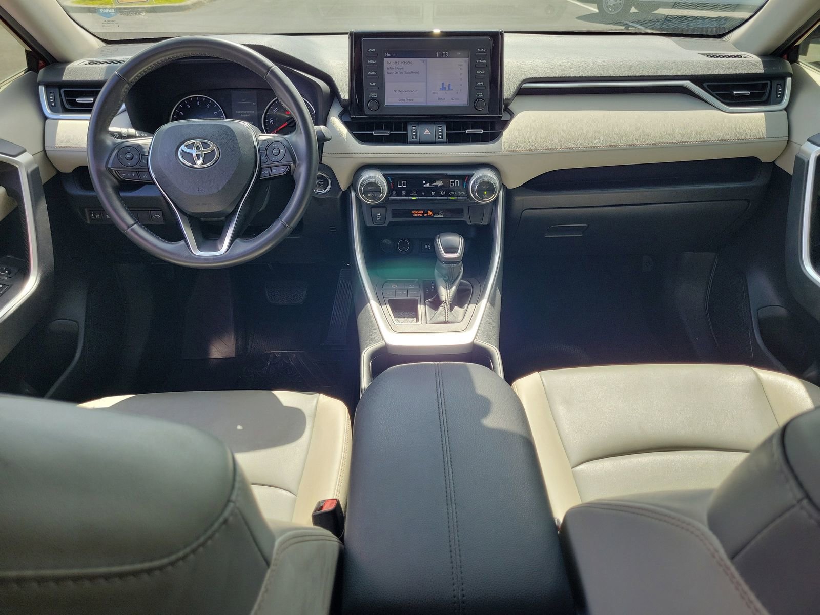 Used 2019 Toyota RAV4 XLE Premium FWD image 14