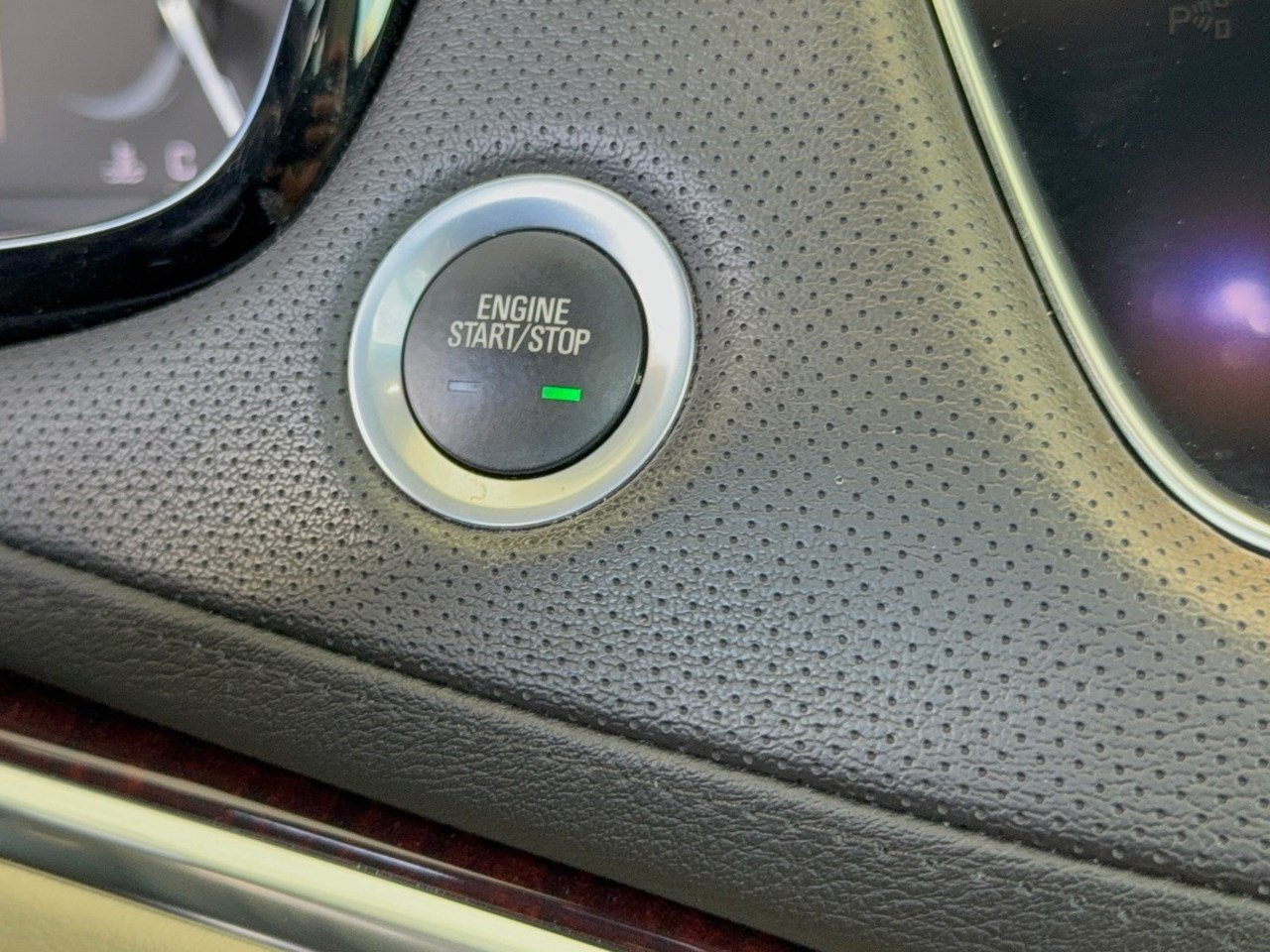Used 2018 Cadillac XT5 Premium Luxury FWD image 20