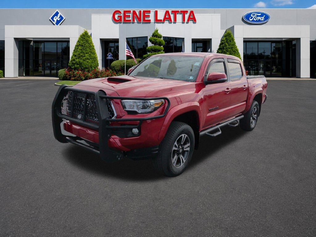 Used 2019 Toyota Tacoma TRD Sport AWD/4WD image 3