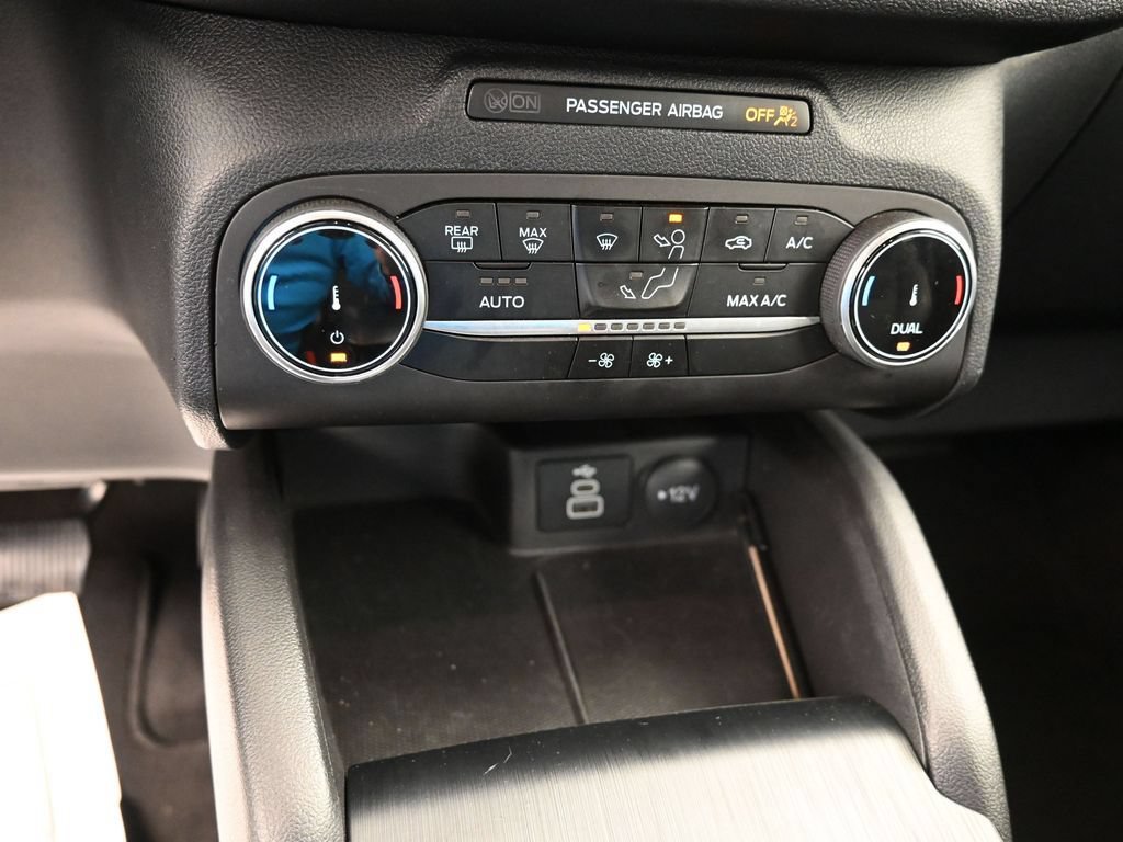Certified 2025 Ford Escape ST-Line AWD/4WD image 12
