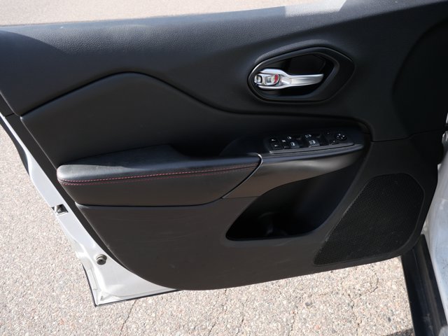 Used 2021 Jeep Cherokee Trailhawk w/ Trailer Tow Group AWD/4WD image 13