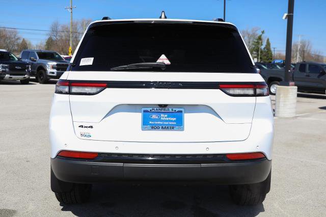 Used 2022 Jeep Grand Cherokee Altitude AWD/4WD image 10