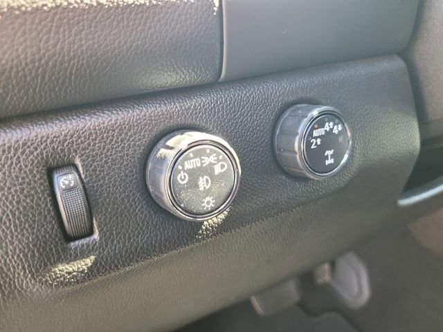 Used 2018 Chevrolet Colorado LT w/ LT Convenience Package image 17