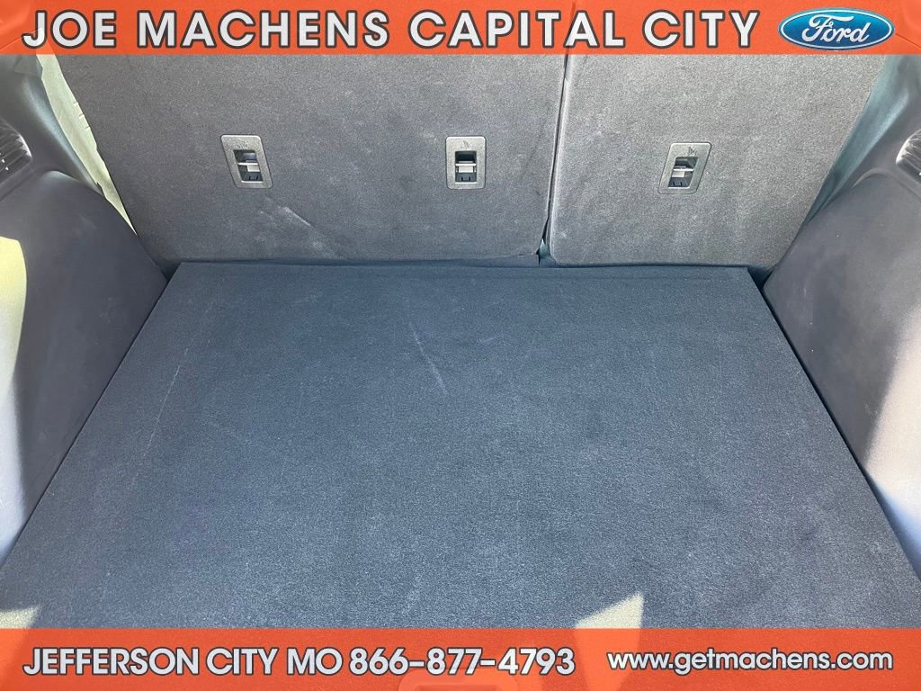 Certified 2022 Ford Escape SE w/ SE Sport Appearance Package image 10