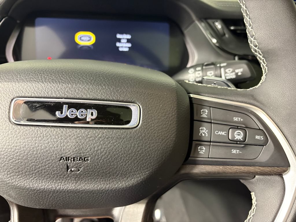 Used 2026 Jeep Grand Cherokee Limited w/ Limited Altitude Package AWD/4WD image 23
