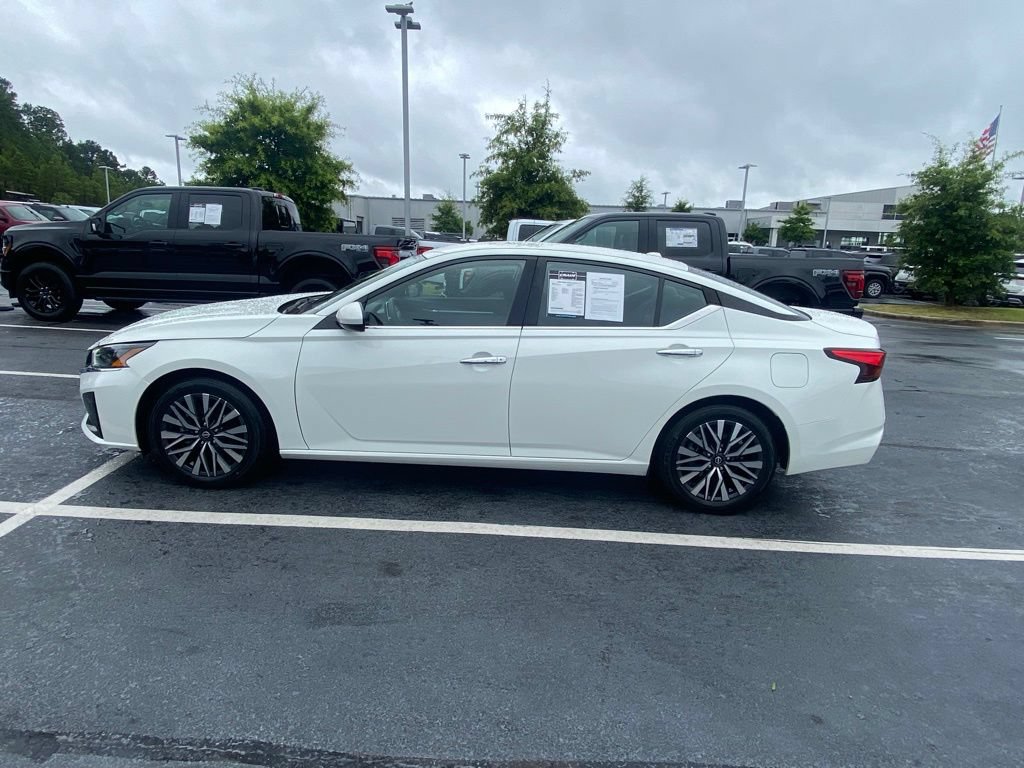 Used 2023 Nissan Altima 2.5 SV FWD image 4