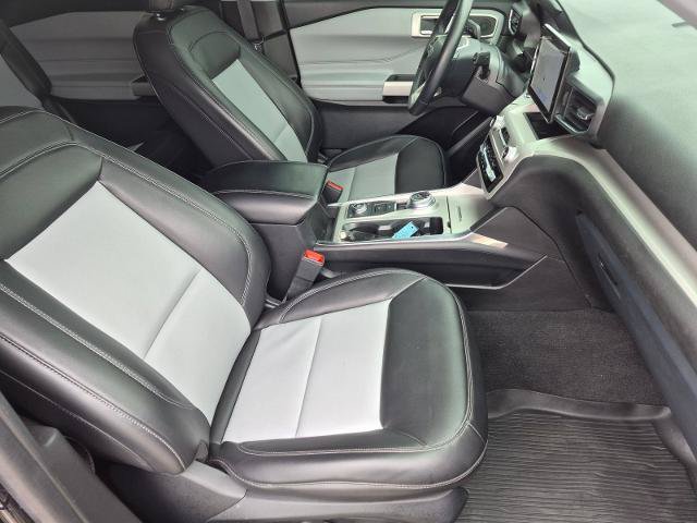 Certified 2023 Ford Explorer XLT w/ Equipment Group 202A AWD/4WD image 33