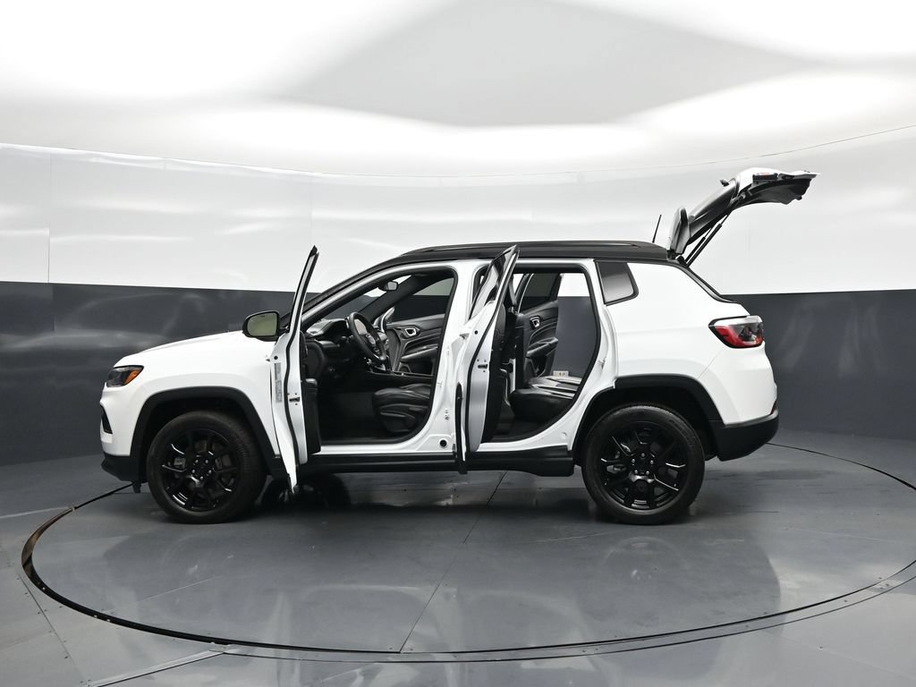 Used 2023 Jeep Compass Latitude AWD/4WD image 31