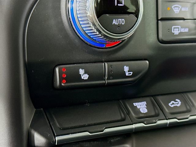 Used 2022 GMC Sierra 3500 SLE w/ SLE Value Package image 19