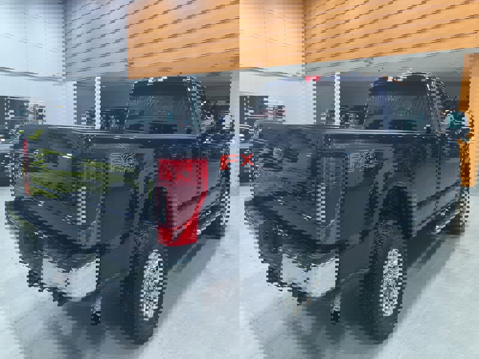 Certified 2022 Ford F350 XLT w/ XLT Value Package image 5