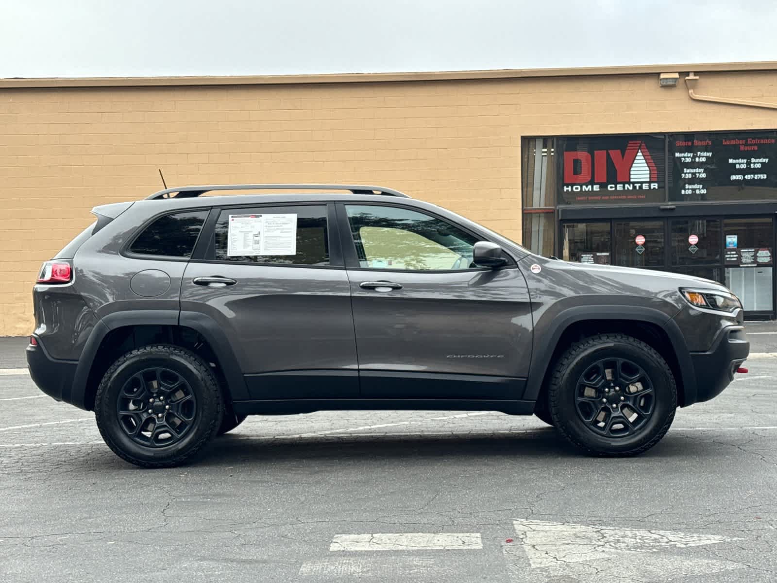 Used 2020 Jeep Cherokee Trailhawk w/ Comfort/Convenience Group AWD/4WD image 8