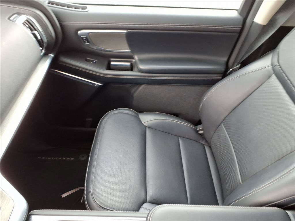 Certified 2025 Ford Expedition Platinum AWD/4WD image 16