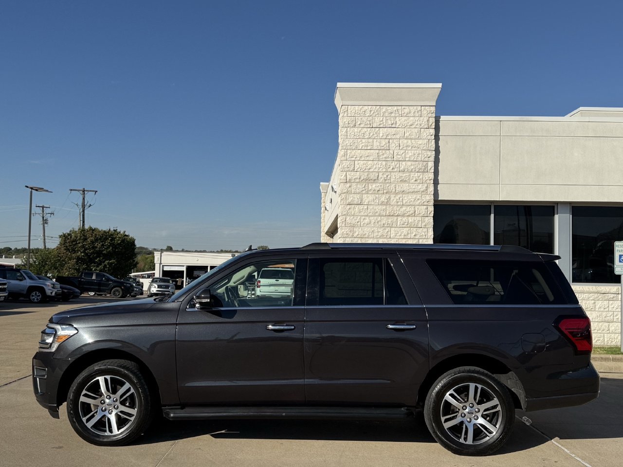Certified 2024 Ford Expedition Max Limited RWD image 3