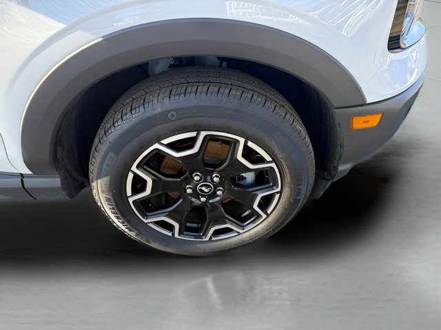 Certified 2025 Ford Bronco Sport Outer Banks w/ Outer Banks Tech Package+ AWD/4WD image 31