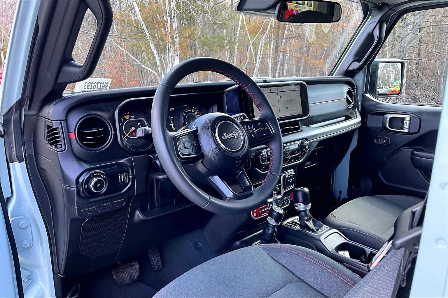 Used 2024 Jeep Wrangler Unlimited Rubicon AWD/4WD image 18