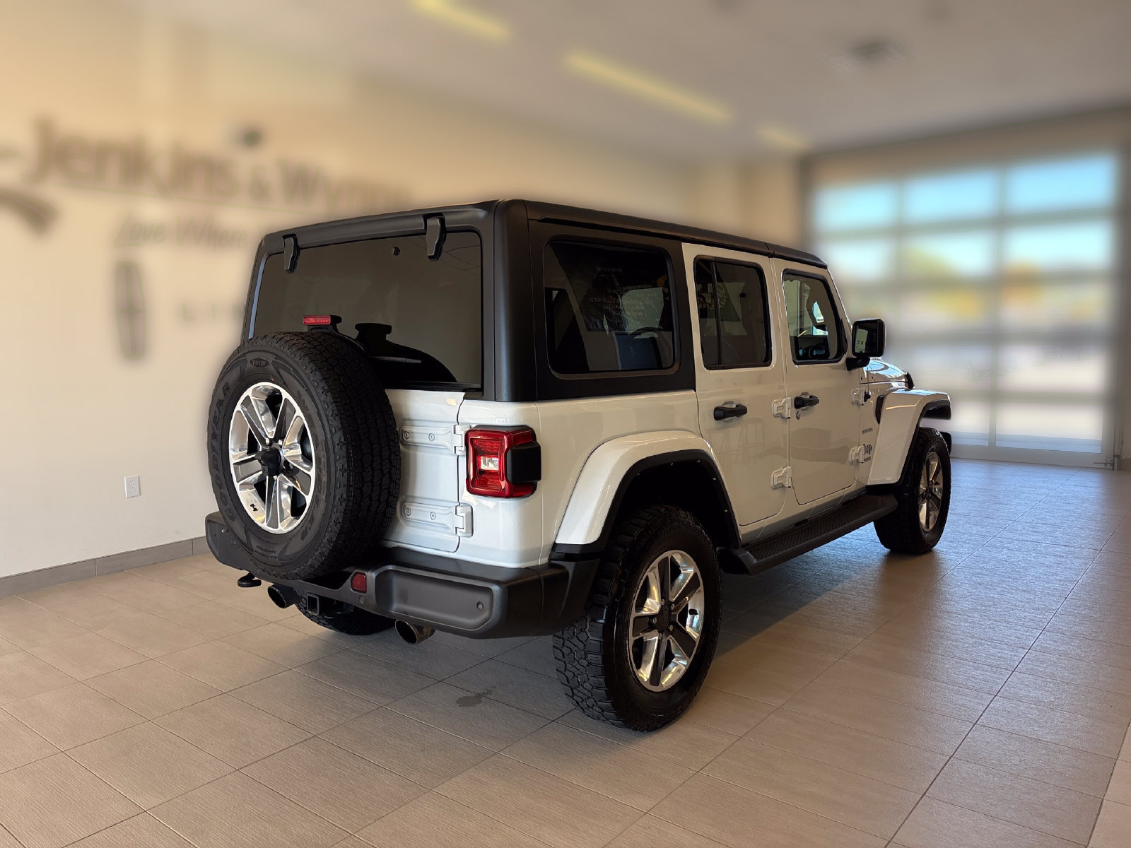 Used 2022 Jeep Wrangler Unlimited Sahara w/ LED Lighting Group AWD/4WD image 2