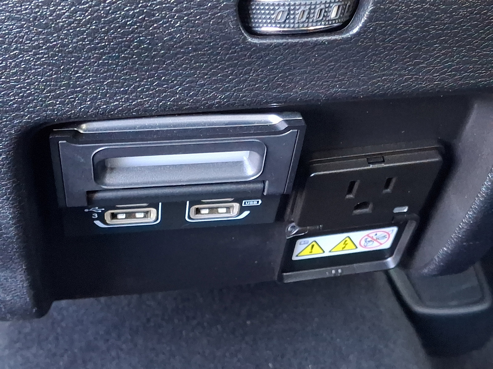 Used 2019 Jeep Cherokee Limited AWD/4WD image 11