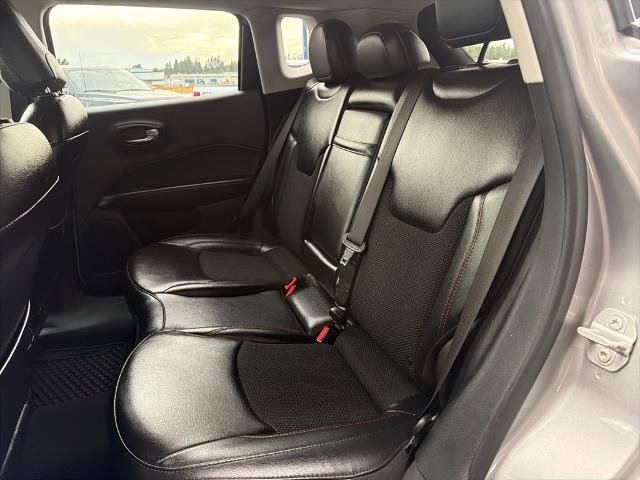 Used 2020 Jeep Compass Trailhawk AWD/4WD image 35