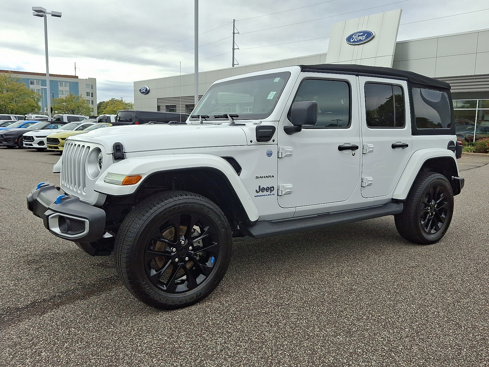 Used 2023 Jeep Wrangler Sahara w/ Cold Weather Group image 2