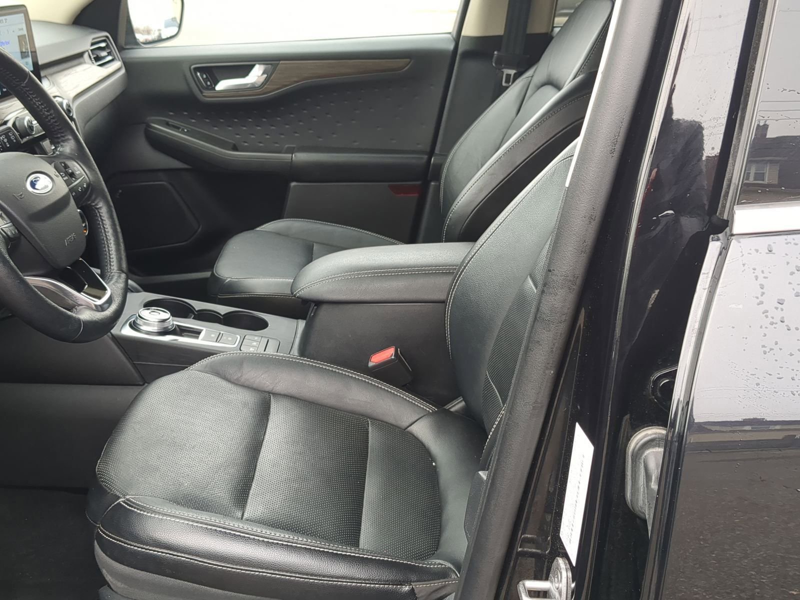 Certified 2020 Ford Escape Titanium image 21