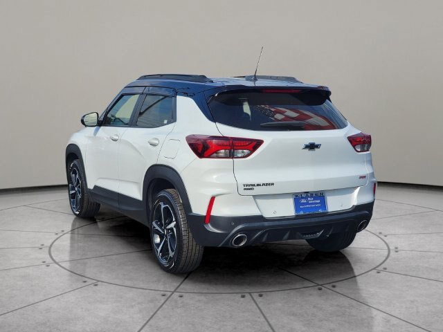Used 2022 Chevrolet TrailBlazer RS w/ Sun and Liftgate Package AWD/4WD image 9