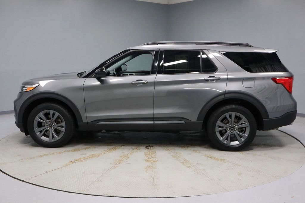 Certified 2023 Ford Explorer XLT w/ Equipment Group 202A AWD/4WD image 9