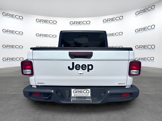 Used 2022 Jeep Gladiator Sport AWD/4WD image 3