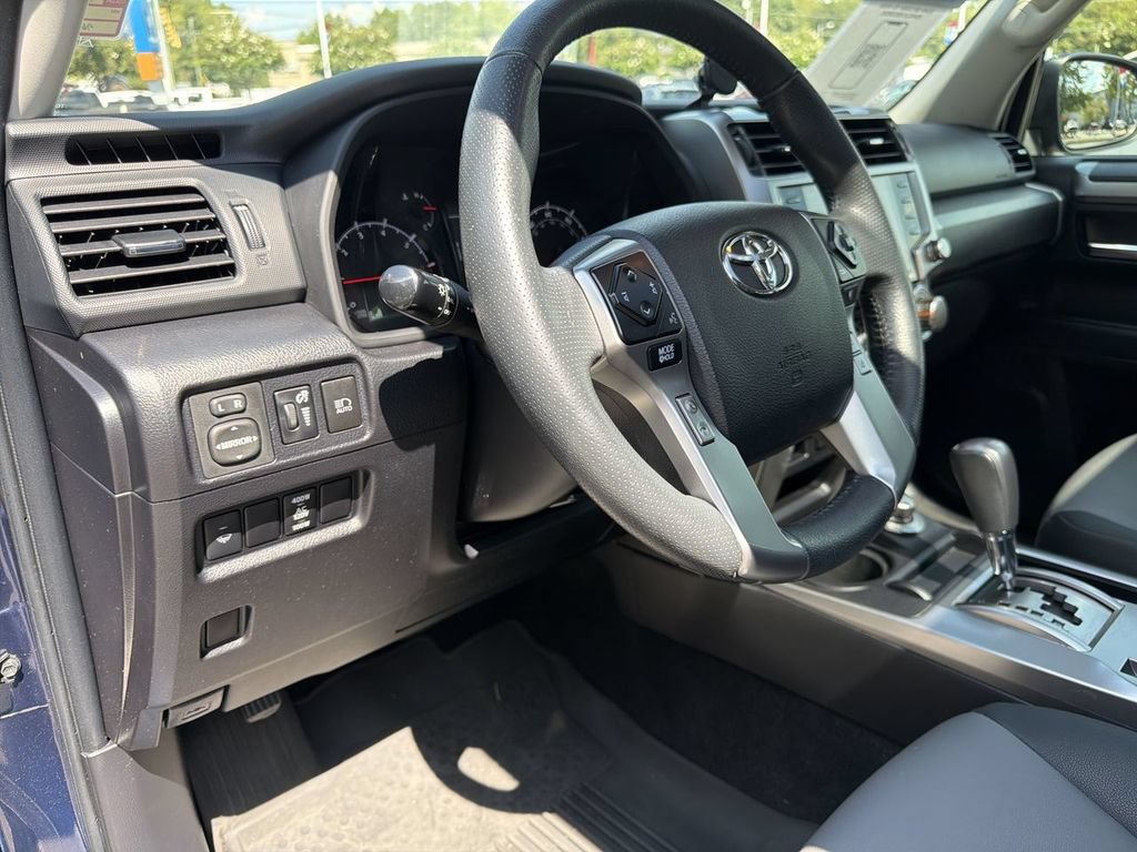 Used 2021 Toyota 4Runner SR5 Premium w/ Moonroof Package AWD/4WD image 12