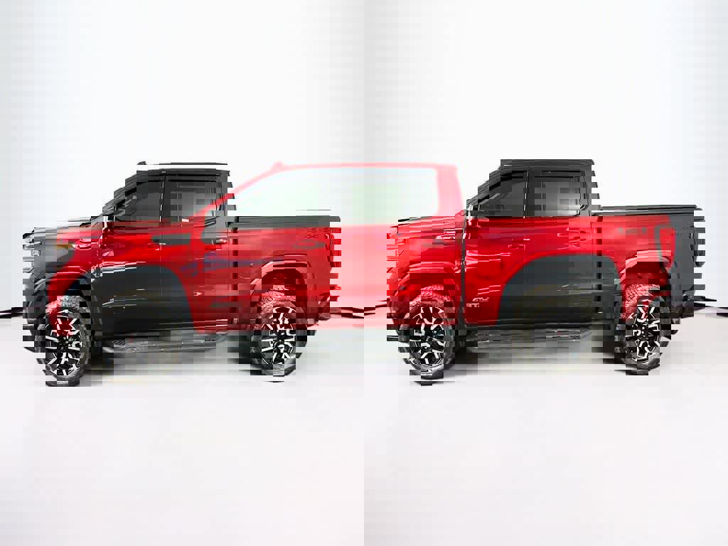 Used 2025 GMC Sierra 1500 AT4 w/ Technology Package image 2