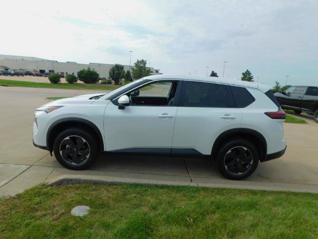 Used 2026 Nissan Rogue SV AWD/4WD image 13