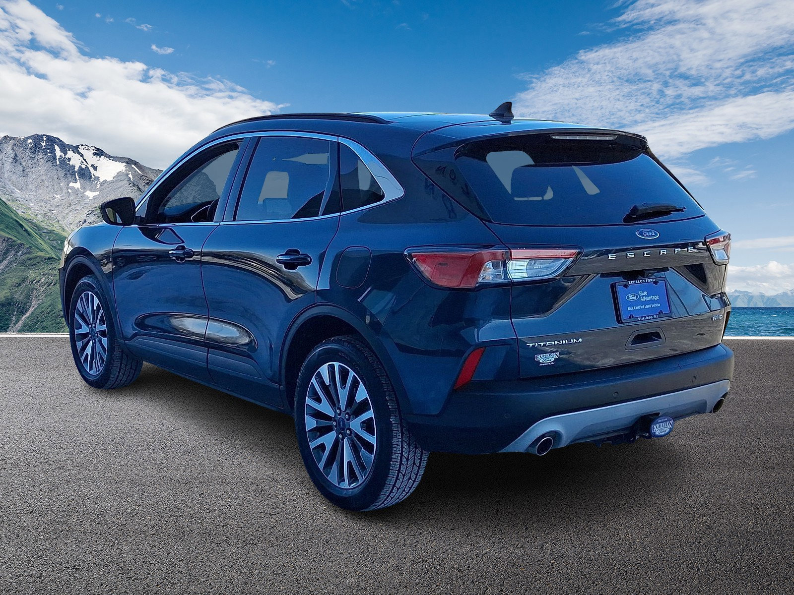 Certified 2022 Ford Escape Titanium w/ Class II Trailer Tow Package image 2